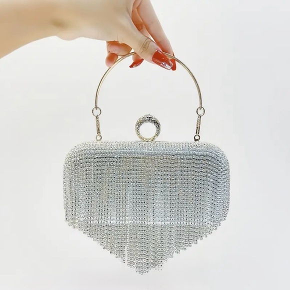 Elegant Silver Rhinestone Fringe Clutch - Picture 3 of 9